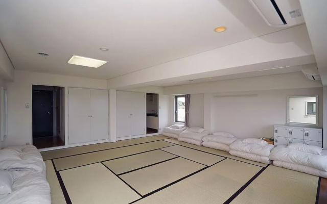 Tobi Hostel and Apartments