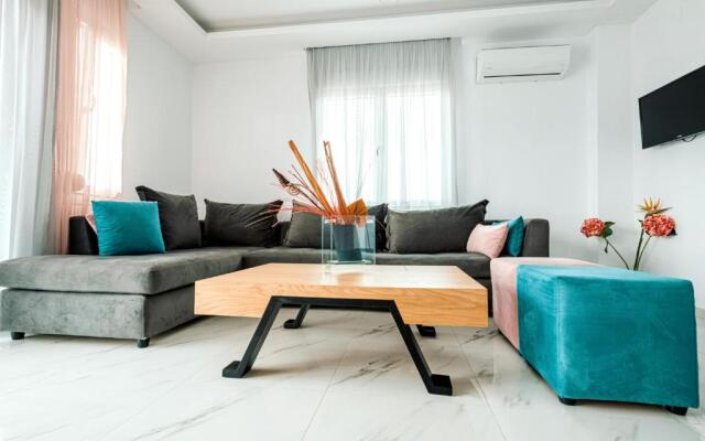 Design Suites Efharis (Brusco)