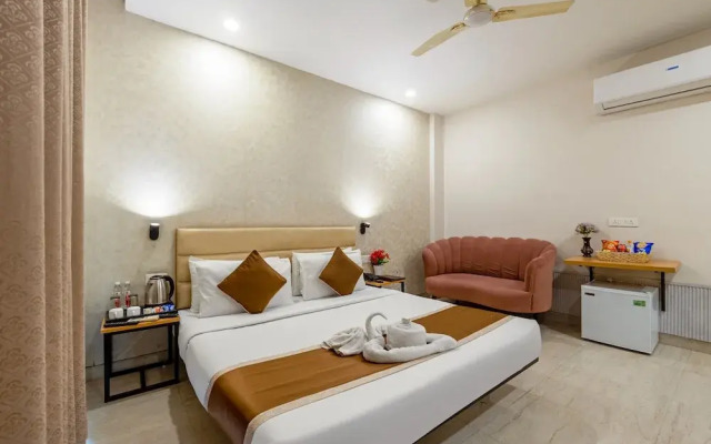 Aadat Hotel Subhash Chowk Gurgaon
