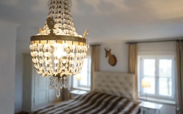 Mara Restaurant & Hotel