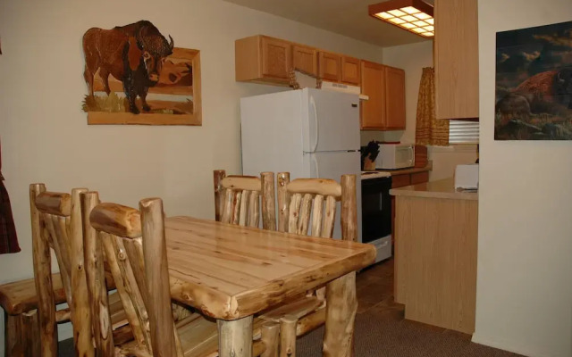 Bear Trap Apartments - Full Kitchen