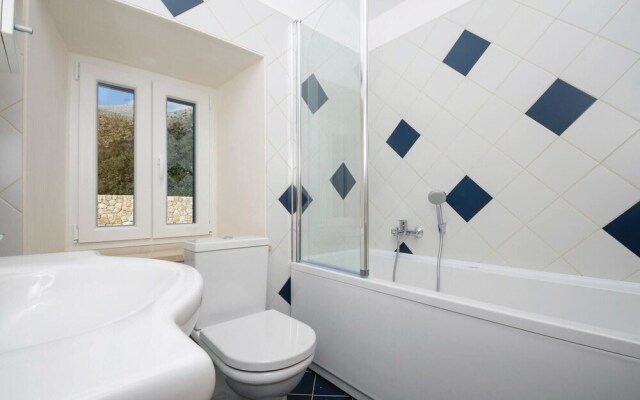 Amazing Home in Trsteno With Sauna, Wifi and 6 Bedrooms