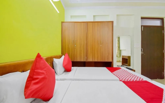Oyo 47025 Hotel Rishabh Inn