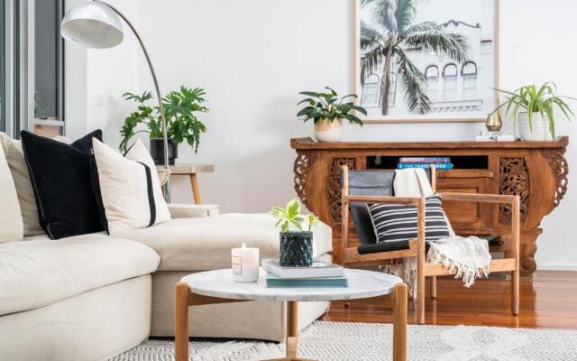 Luxe Jetty Apartment