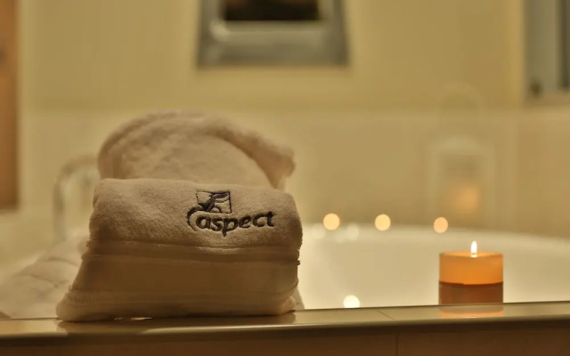 Ironstone Romantic Couples Retreat – Guest Rooms – Halls Gap
