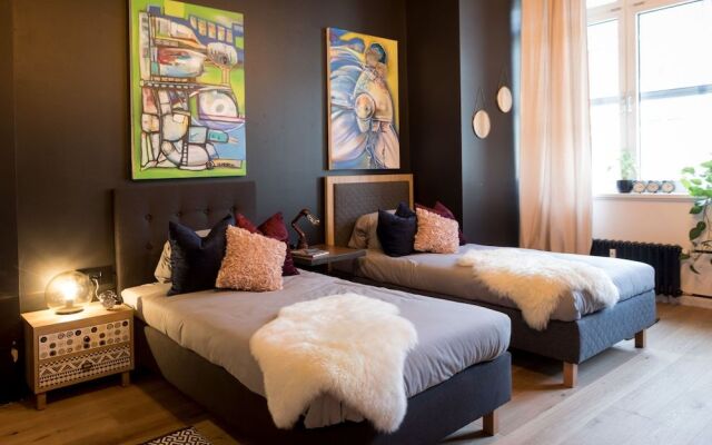 Design Hostel P182