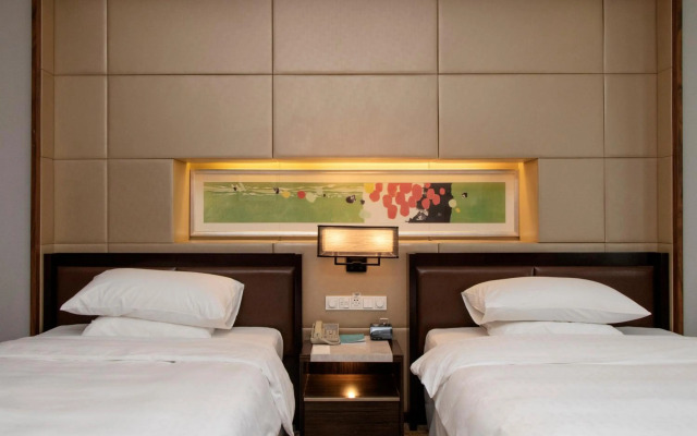 Sheraton Grand Shanghai Pudong Hotel & Residences