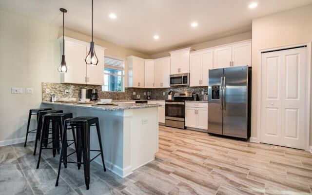 6-Bedroom Villa in Davenport 1517MB