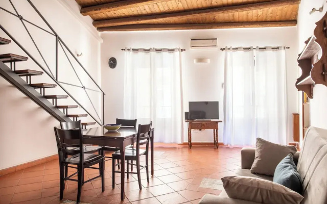 Casa Meli dietro Piazza San Domenico