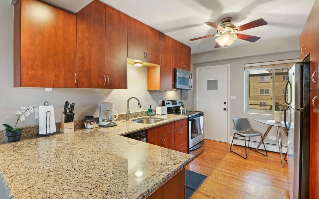 Scenic 1BR APT in Arlington Heights