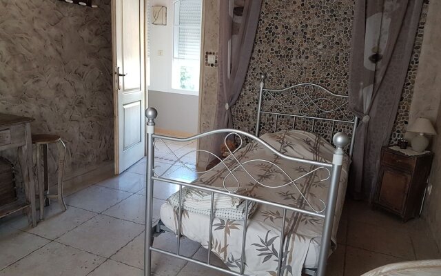 Idyllic Villa in Trets with Private Swimming Pool
