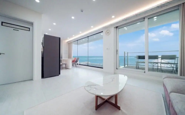 ON Pool Villa