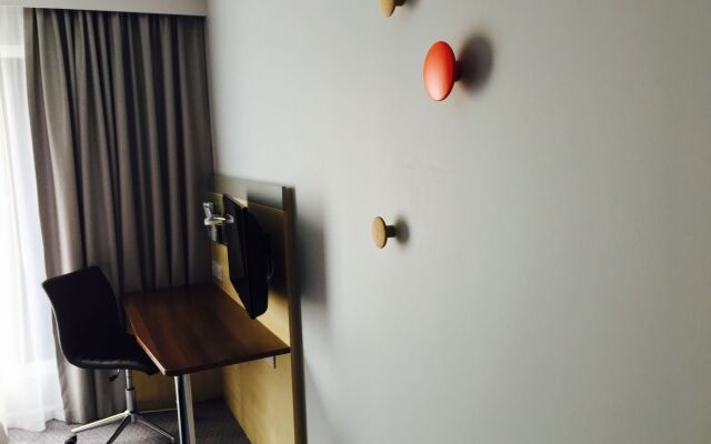Holiday Inn Express Cheltenham by IHG