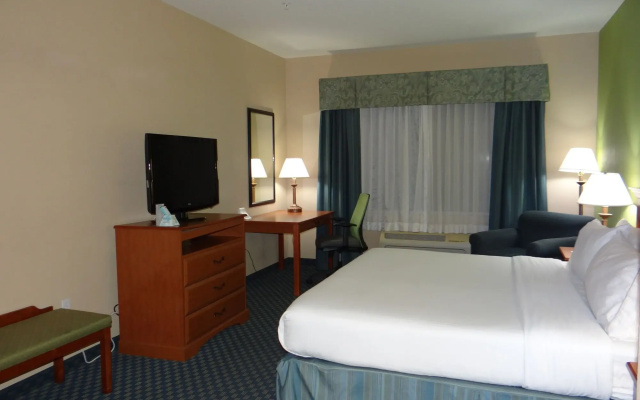 Holiday Inn Express Hotel & Suites Salisbury - Delmar by IHG