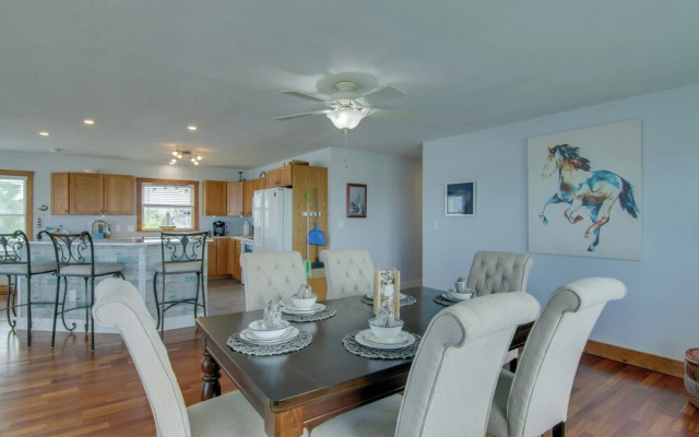 Bayfront Chincoteague Getaway W/ Fire Pit!