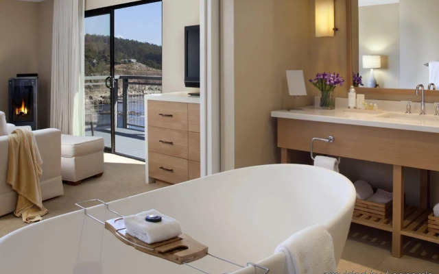Timber Cove Resort