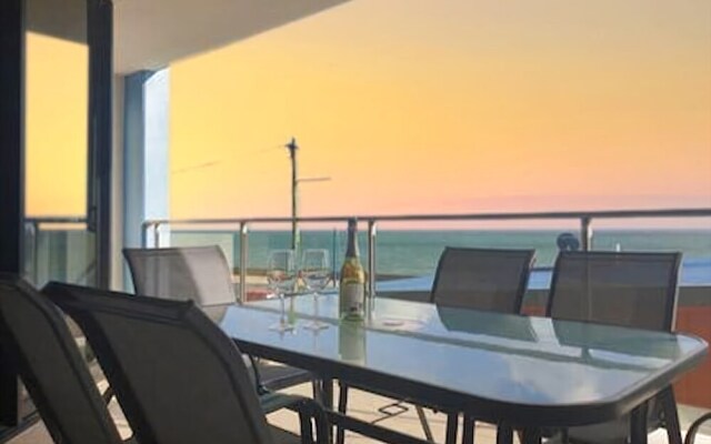 2 Bedroom Apt, Ocean View, Urangan, Hervey Bay