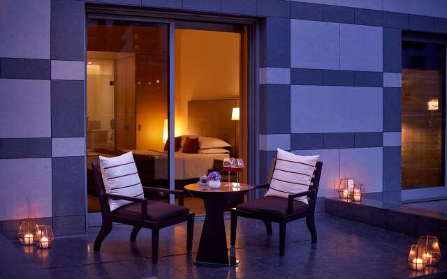 Grand Hyatt Mumbai Hotel and Serviced Apartments