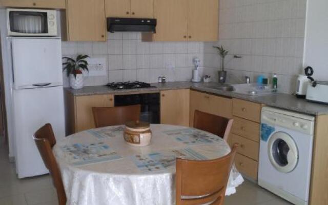 Pari Holiday Apartments