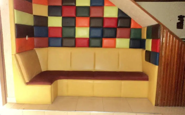 Sir Max Hotel