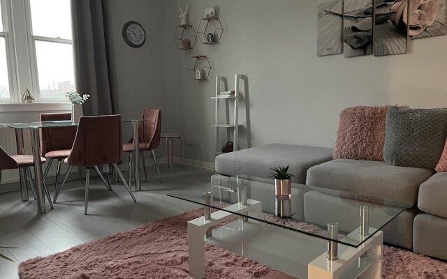 Captivating 2-bed Apartment in Kirkcaldy