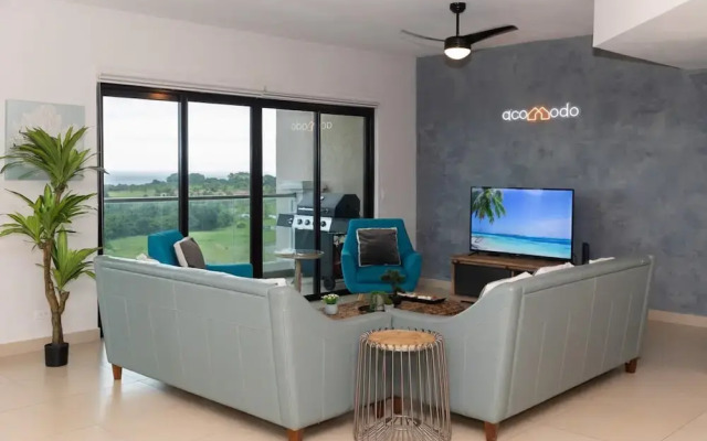 The Golf-view Condo by Acomodo
