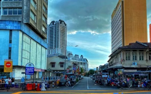 Tropicana 218 Macalister by Keith – Outside – George Town