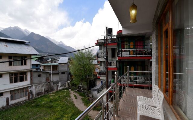 OYO 13356 Himachal Heights