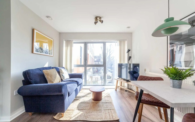 Cosy East London Retreat