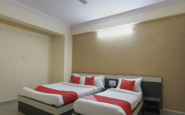 OYO 24259 Hotel Blue Inn