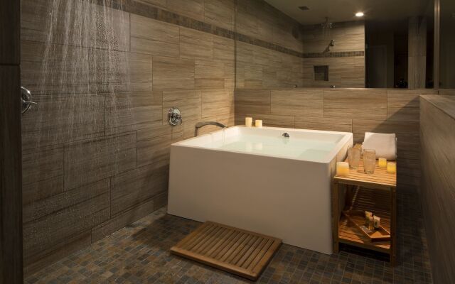 POSTMARC Hotel and Spa Suites