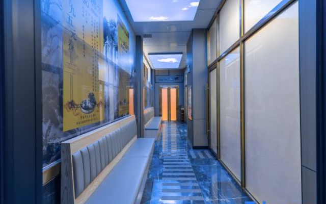 Hot Spring Hotel, Menghai