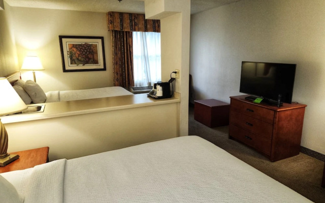 La Quinta Inn & Suites Appleton College Avenue