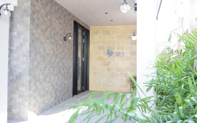 Hotel 385
