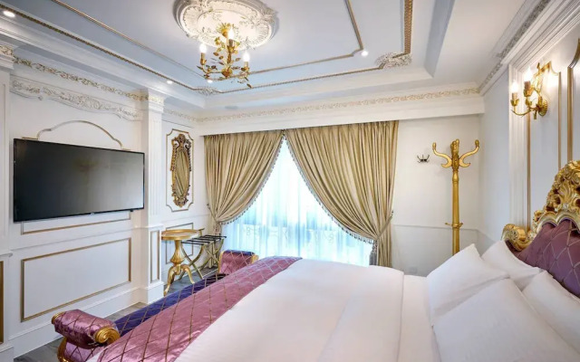 Sun Moon Lake Queen Castle Hotel