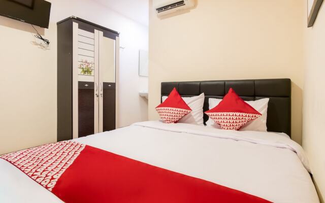 OYO 786 Sutomo Guest House