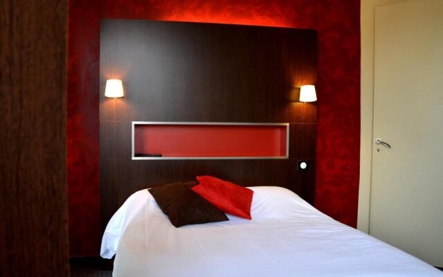 Le Riche Hotel