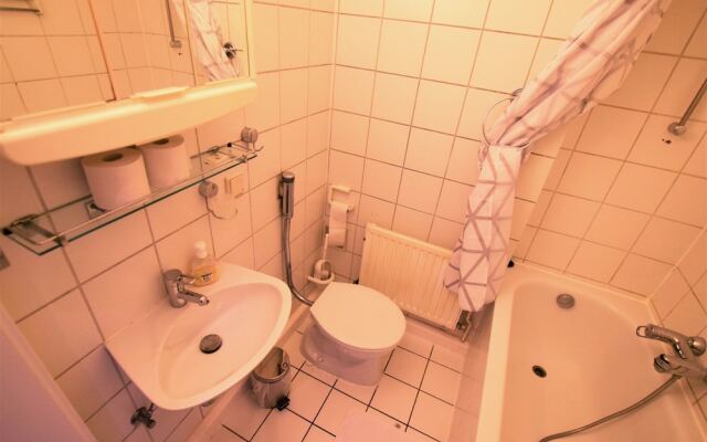 Tolstov-Hotels Big Room Apartment