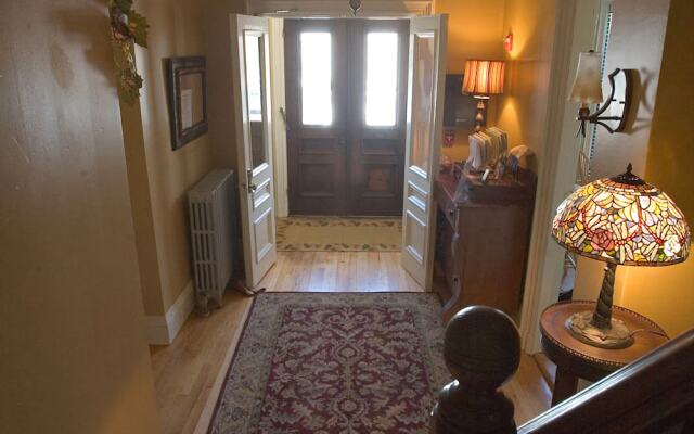 Morrill Mansion Bed & Breakfast