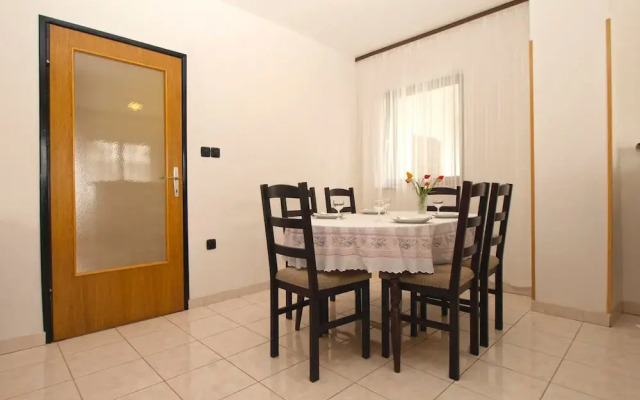 Apartment 1595