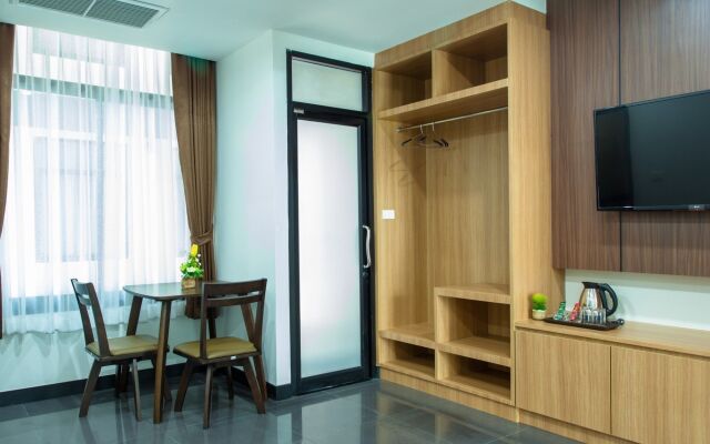 Thanburi Hotel