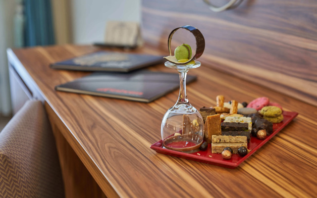 Eliz Thermal Convention Center