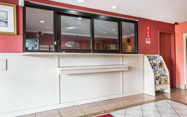 Econo Lodge Atlanta Airport East