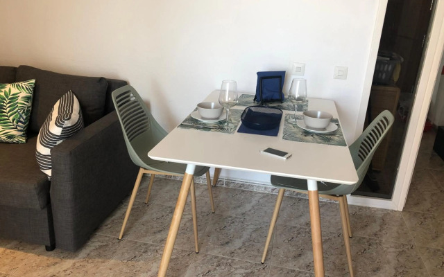 Apartamento Torre II Las Palmeras mit seitlichem Meerblick und Pool in Fuengirola