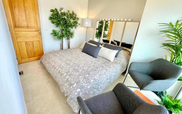 Splendid 92 M With Wifi Balcony And Sea View
