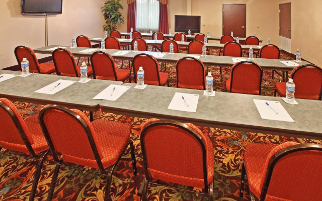 Holiday Inn Express and Suites Henderson by IHG