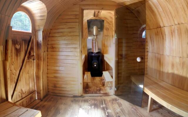Ursa Mica Glamping Resort