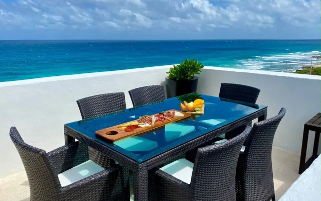 Deep Blue Luxury Apartments