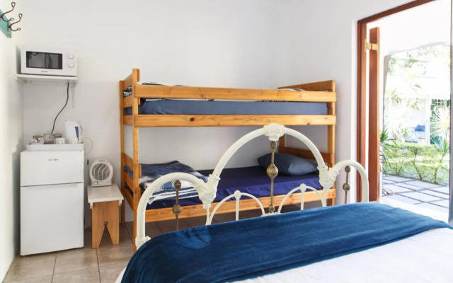 Robertson Backpackers