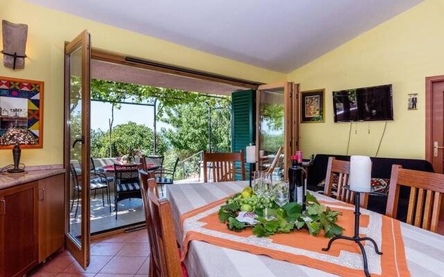 Villa Belezza With Pool, Split - Kastel Gomilica